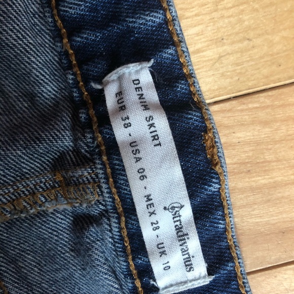 NWOT high waisted Stradivarius Denim Skirt size 06 - Picture 5 of 8